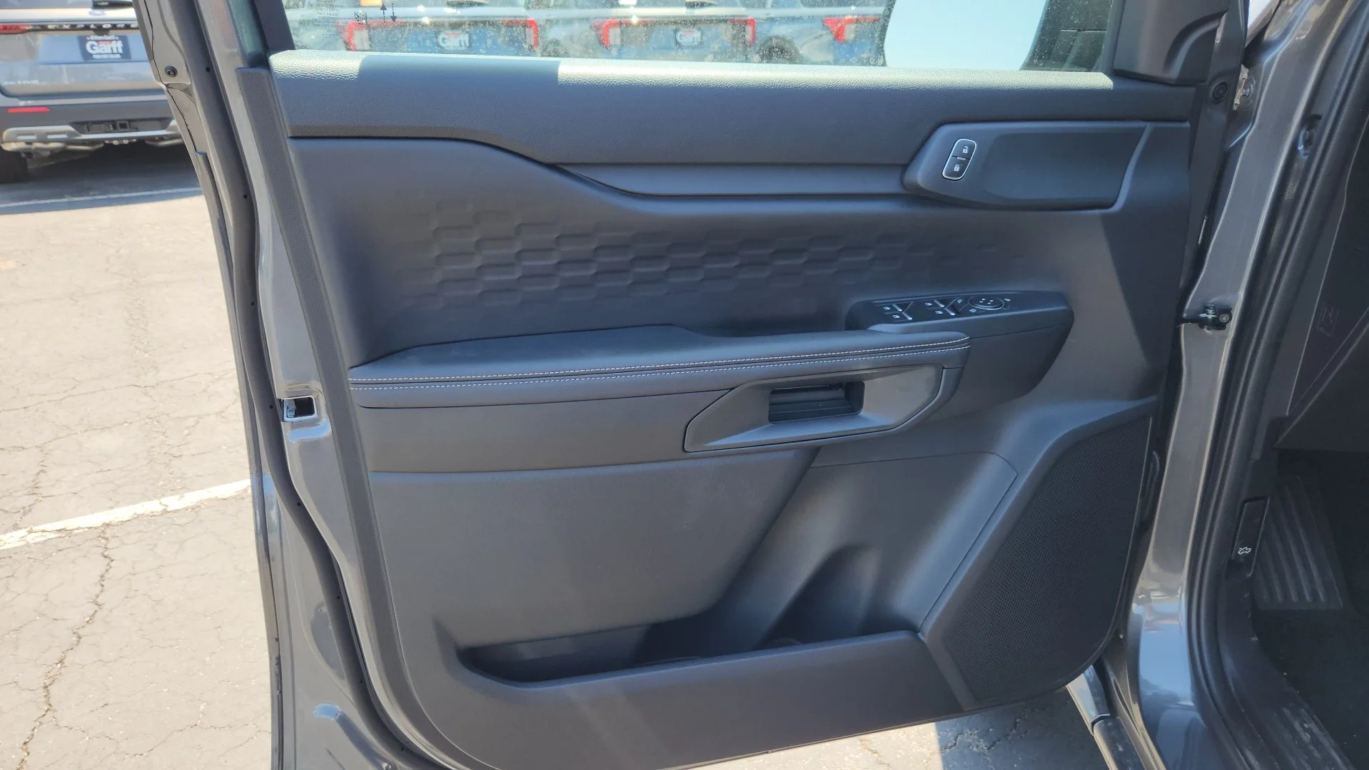 New 2026 Carbonized Gray Metallic Ford XLT image 12