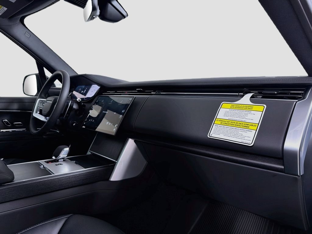 New 2026 Fuji White Land Rover SE image 31