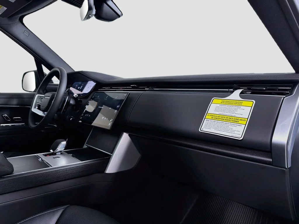 New 2026 Fuji White Land Rover SE image 31
