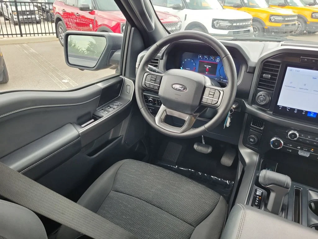 Used 2024 Black Ford XLT image 11