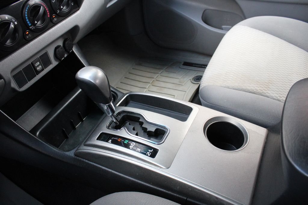Used 2015 Pyrite Mica Toyota Base image 16
