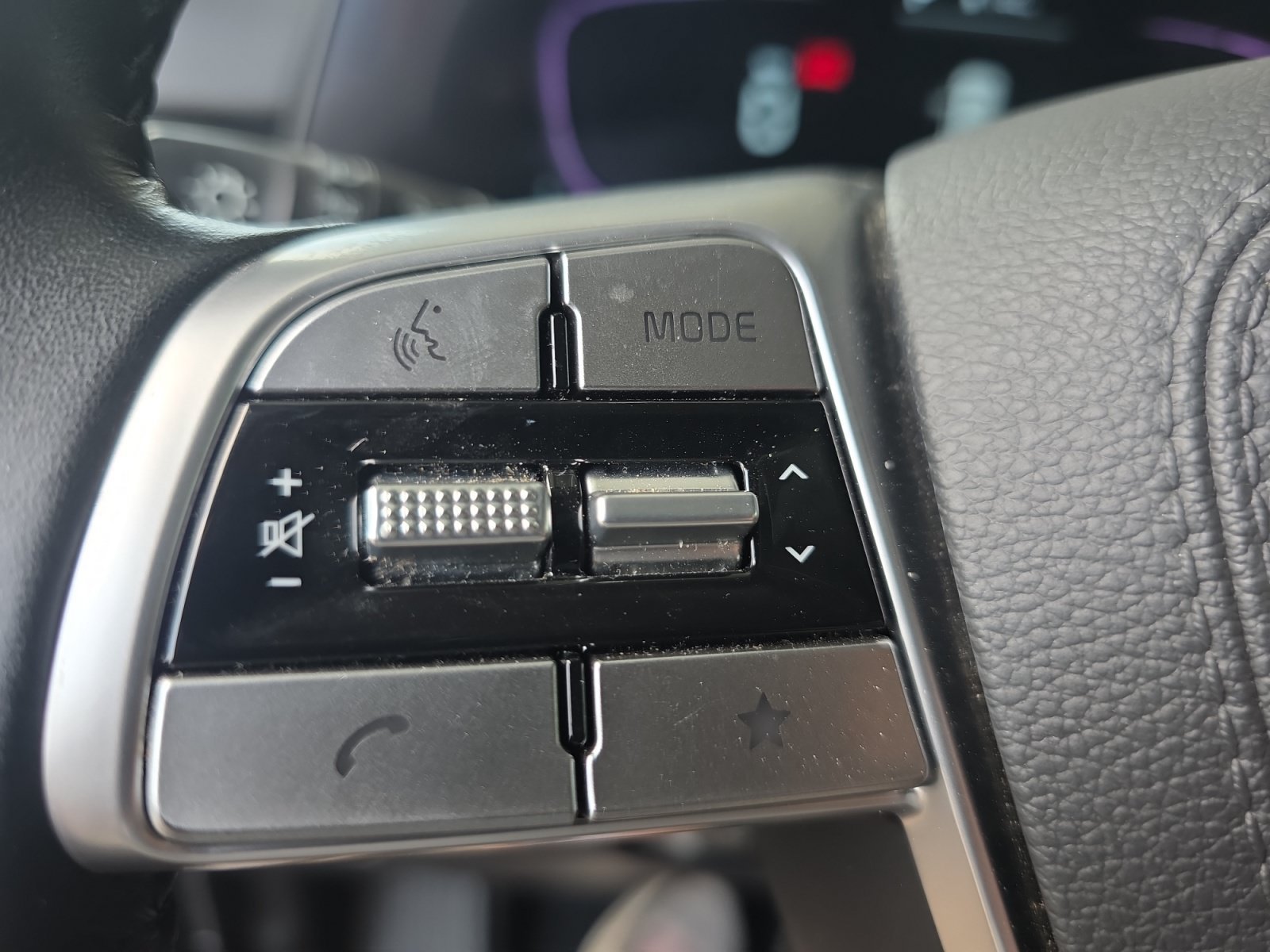 Certified Used 2025 Dark Moss Kia S image 24