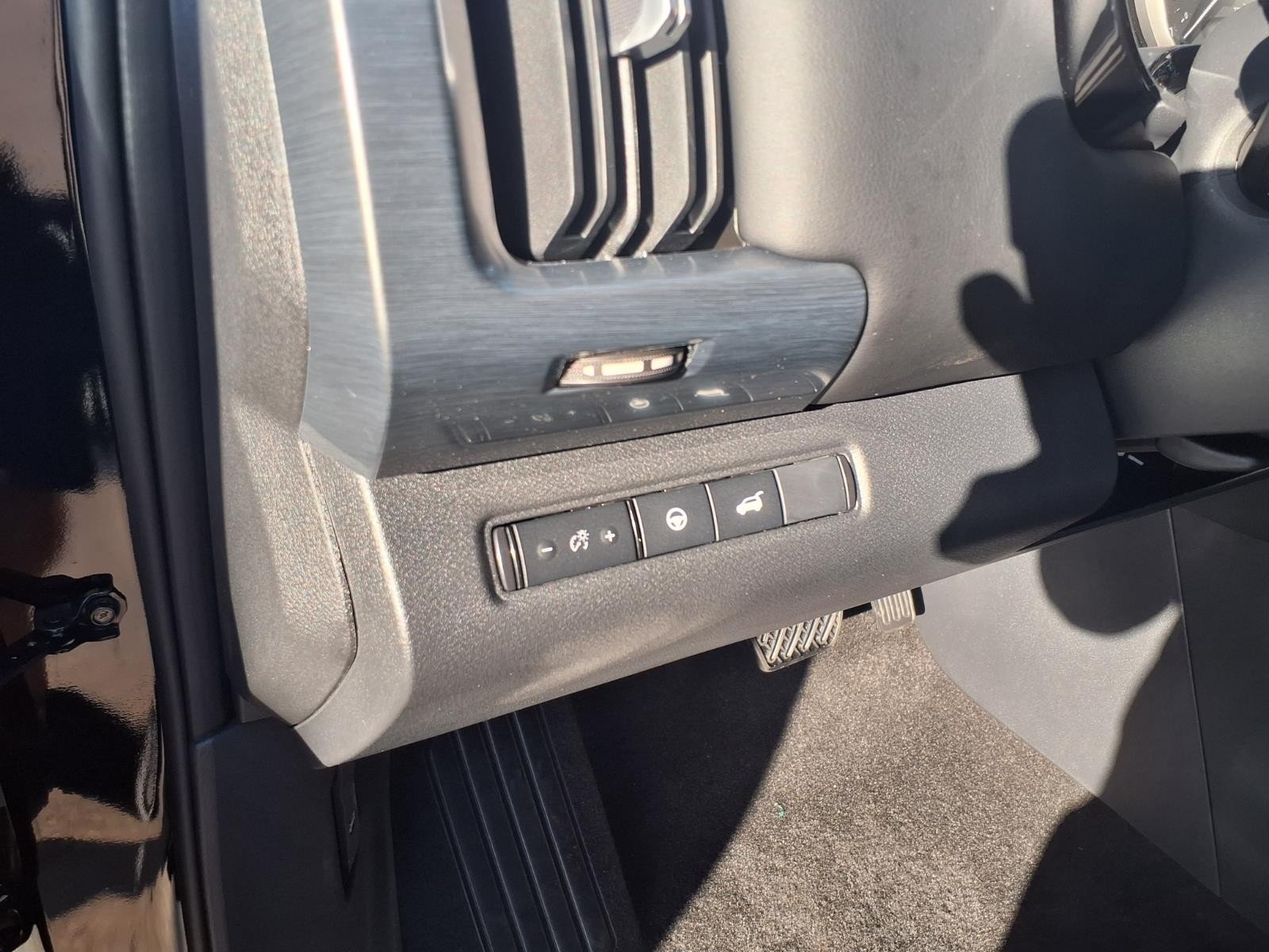 2026 Nissan Pathfinder Rock Creek® Black at Robbins Nissan