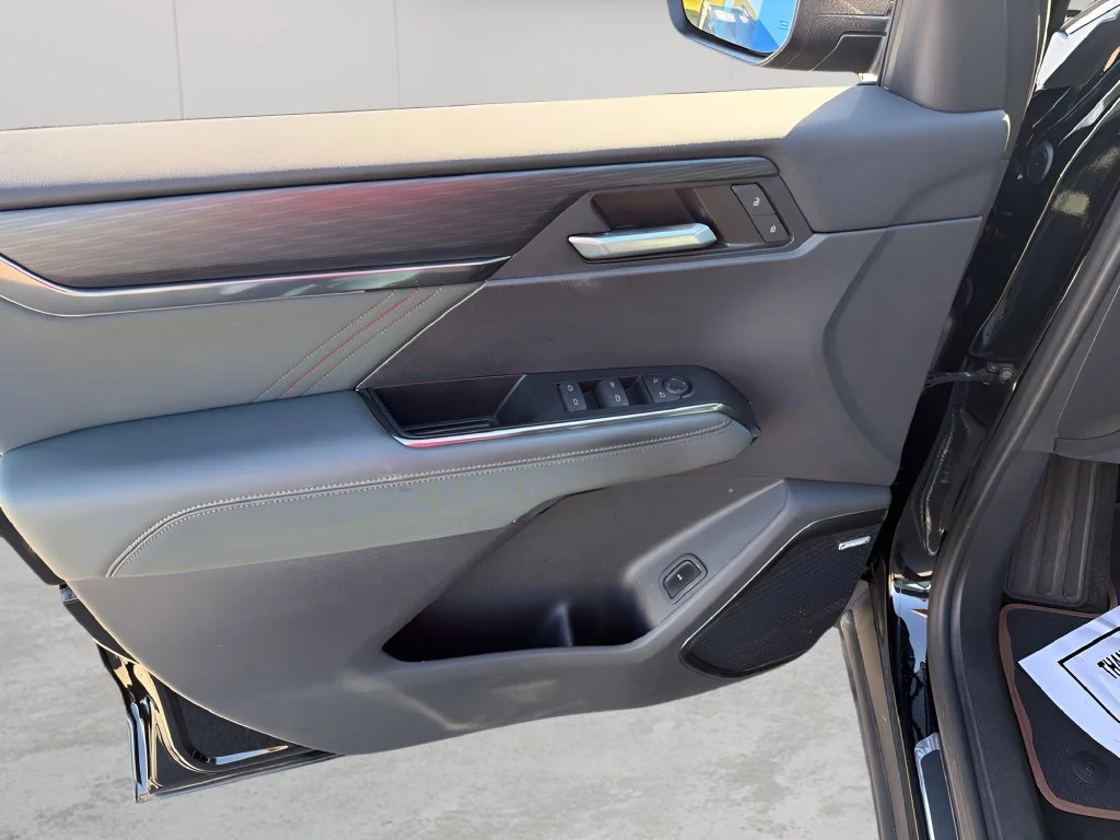 Used 2024 Ebony Twilight Metallic GMC AT4 image 14