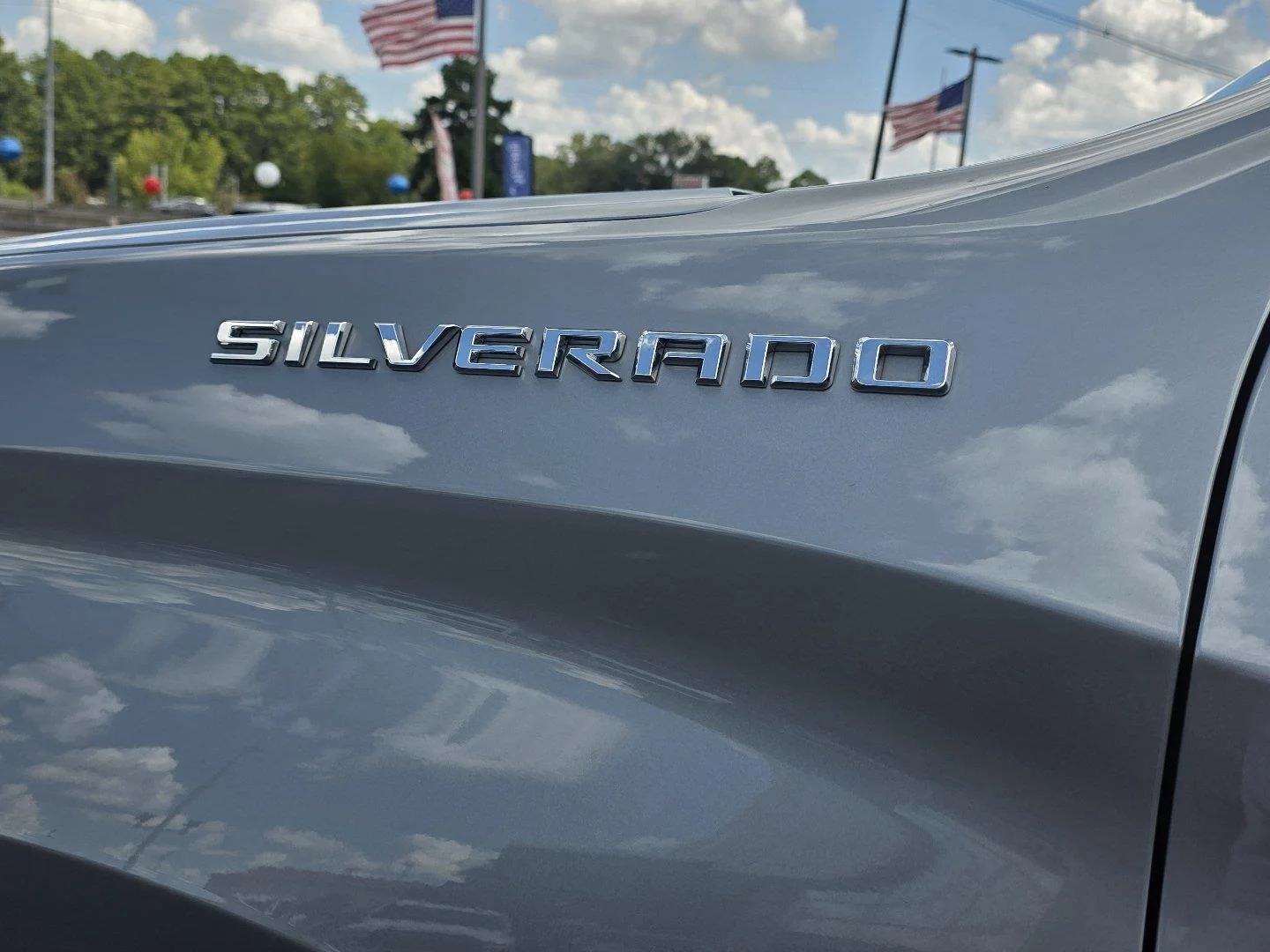 Used 2025 Sterling Gray Metallic Chevrolet LT image 32