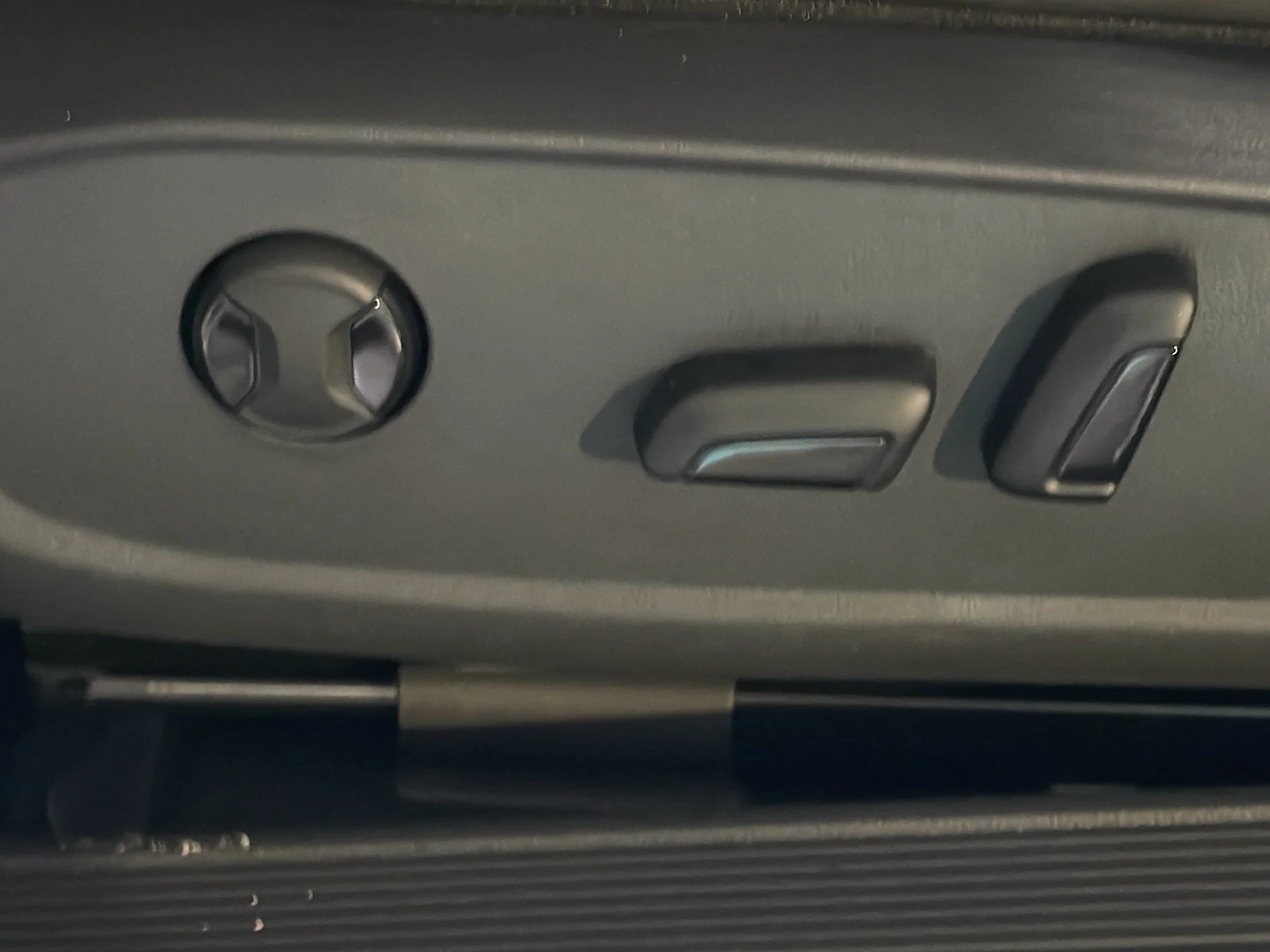 New 2026 White Pearl Volkswagen SE image 23