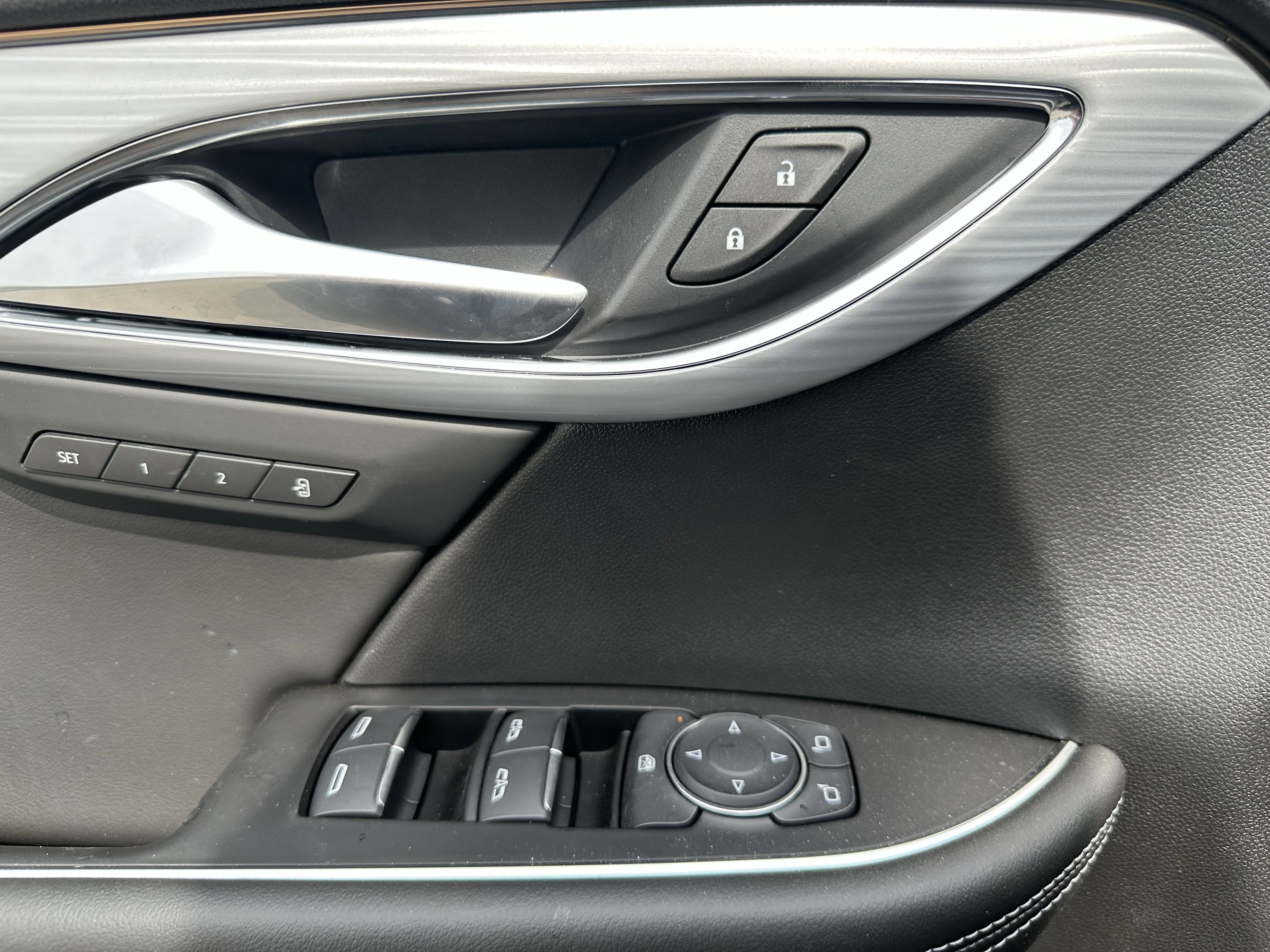 New 2026 Midnight Opal Buick Avenir image 18
