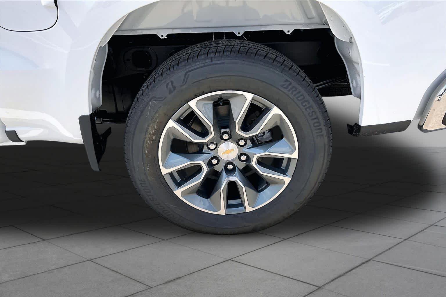New 2026 Summit White Chevrolet LT image 12