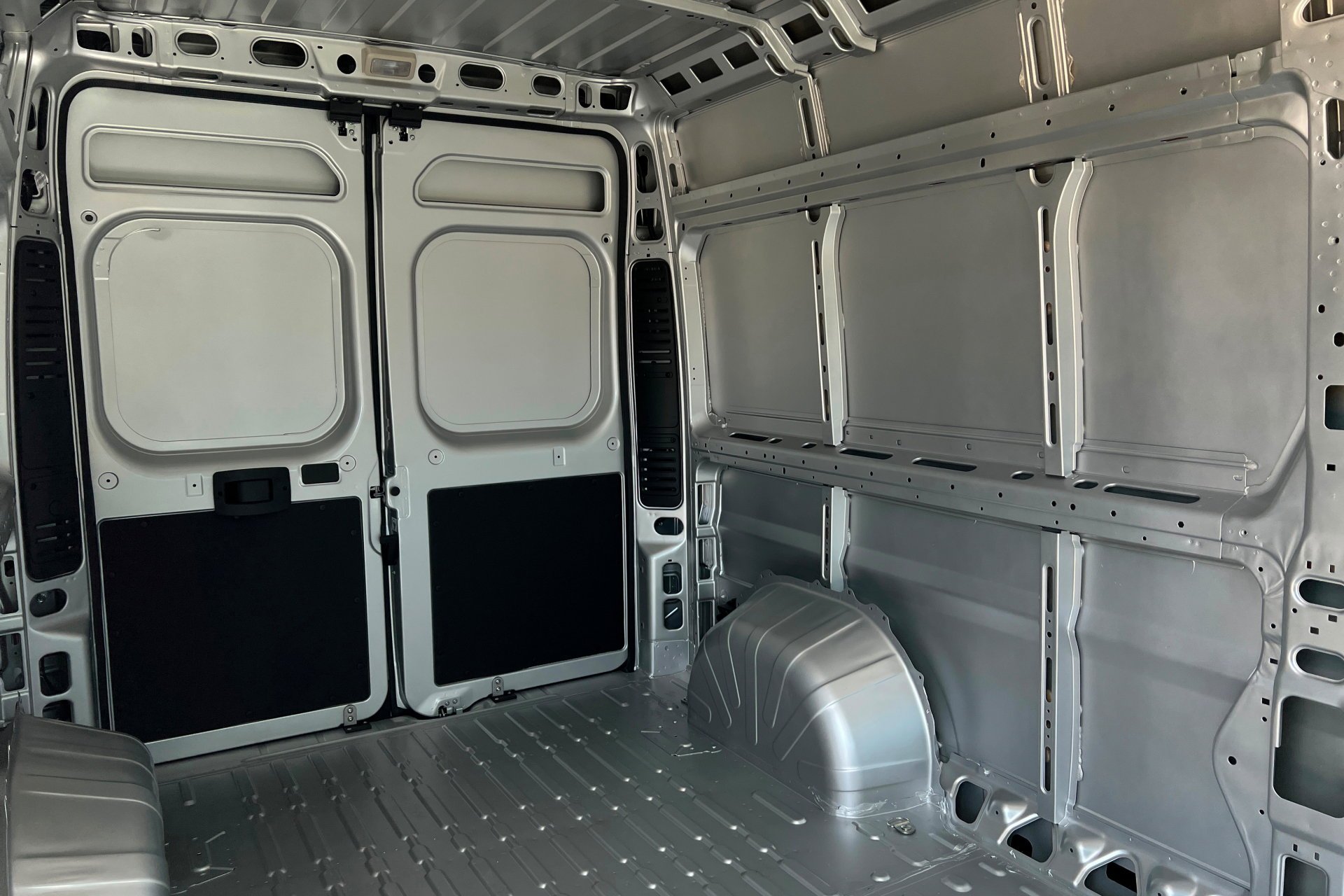 New 2026 Bright Silver Metallic Clear-Coat Exterior Paint RAM Tradesman image 20