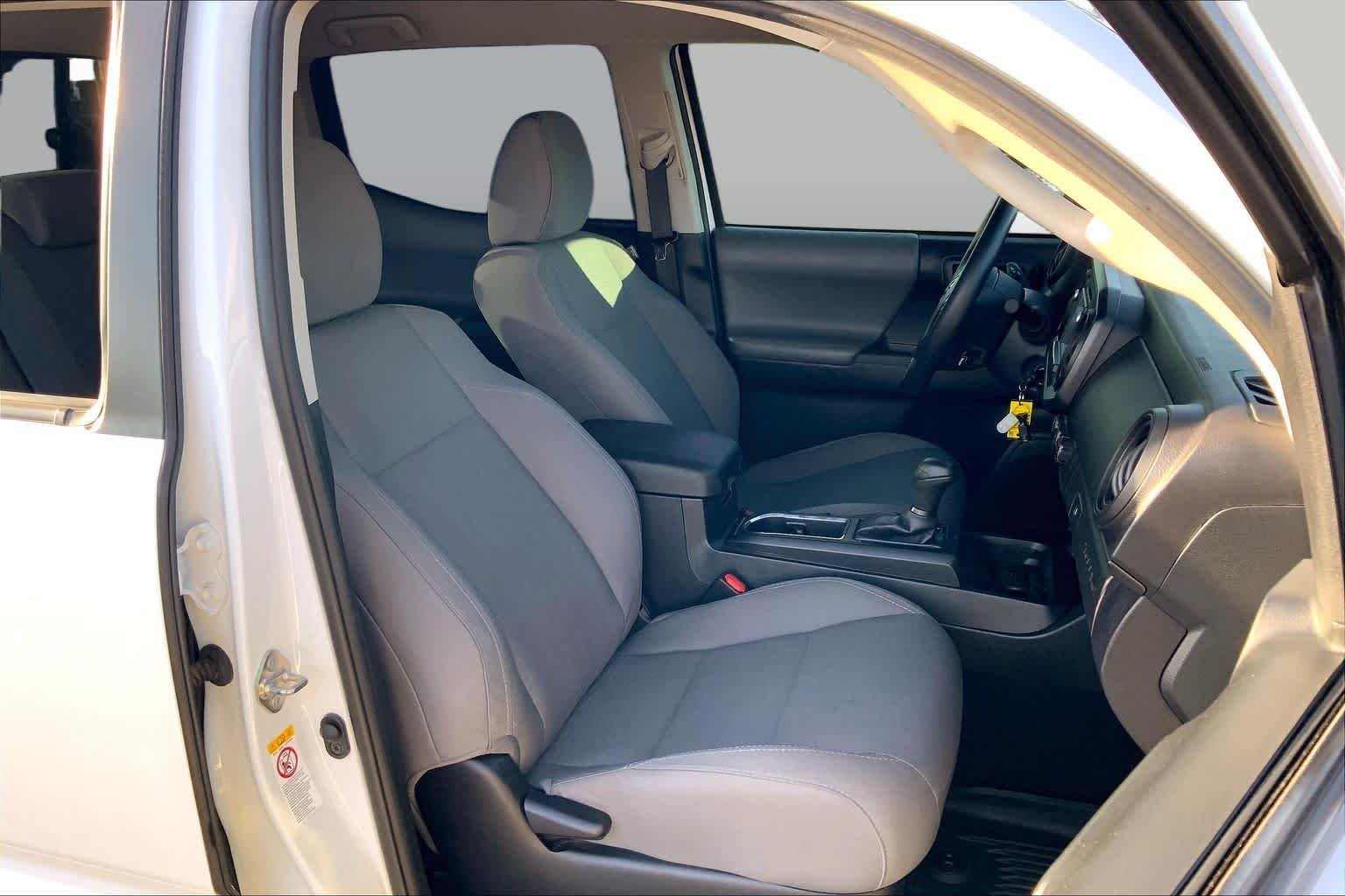 Used 2019 Super White Toyota SR image 9