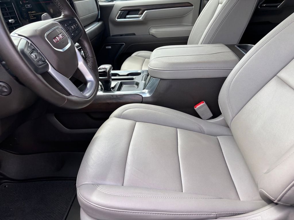 Used 2025 Silver GMC SLT image 9