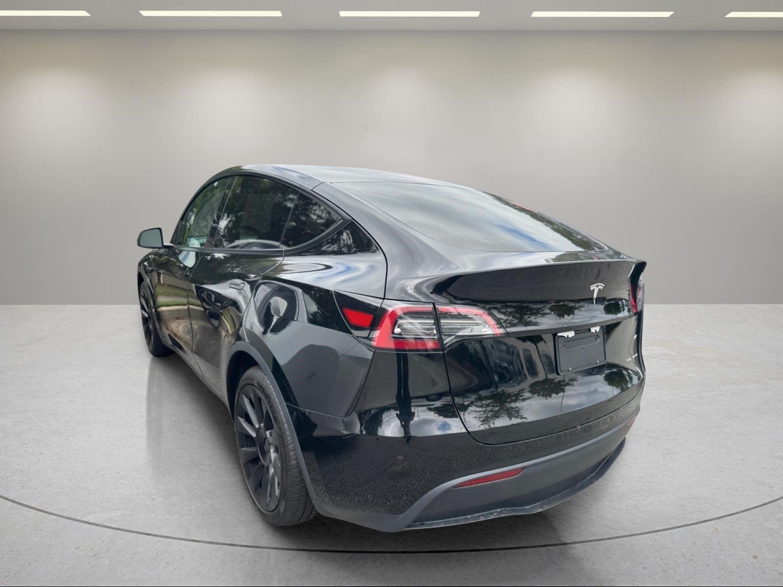 Used 2023  TESLA  image 7