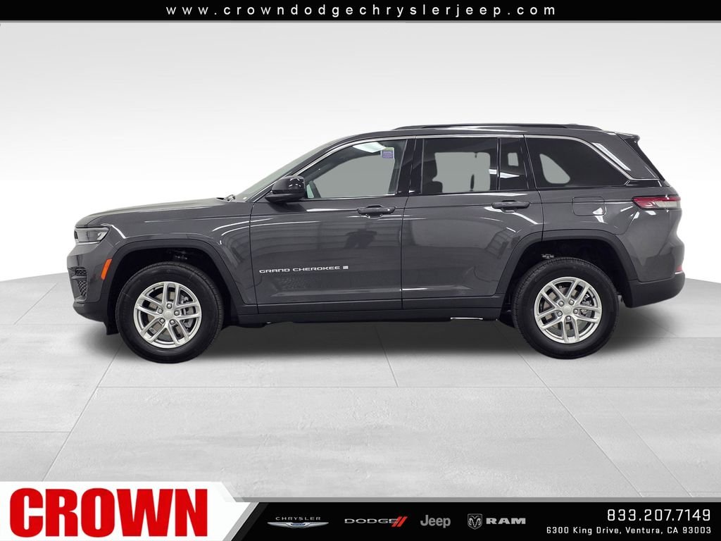 New 2026 Baltic Gray Metallic Clear-Coat Exterior Paint Jeep Laredo image 8