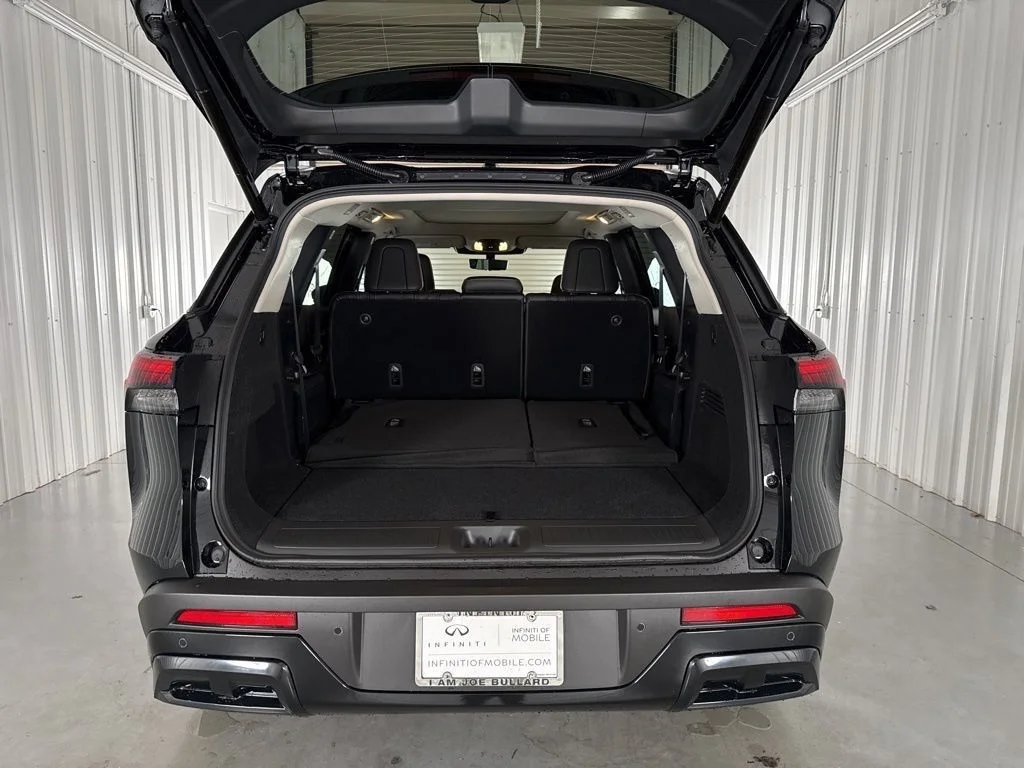 Certified Used 2026 Mineral INFINITI LUXE image 32