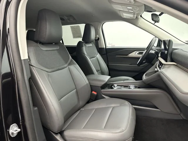 New 2026 Agate Black Metallic Ford Active image 28