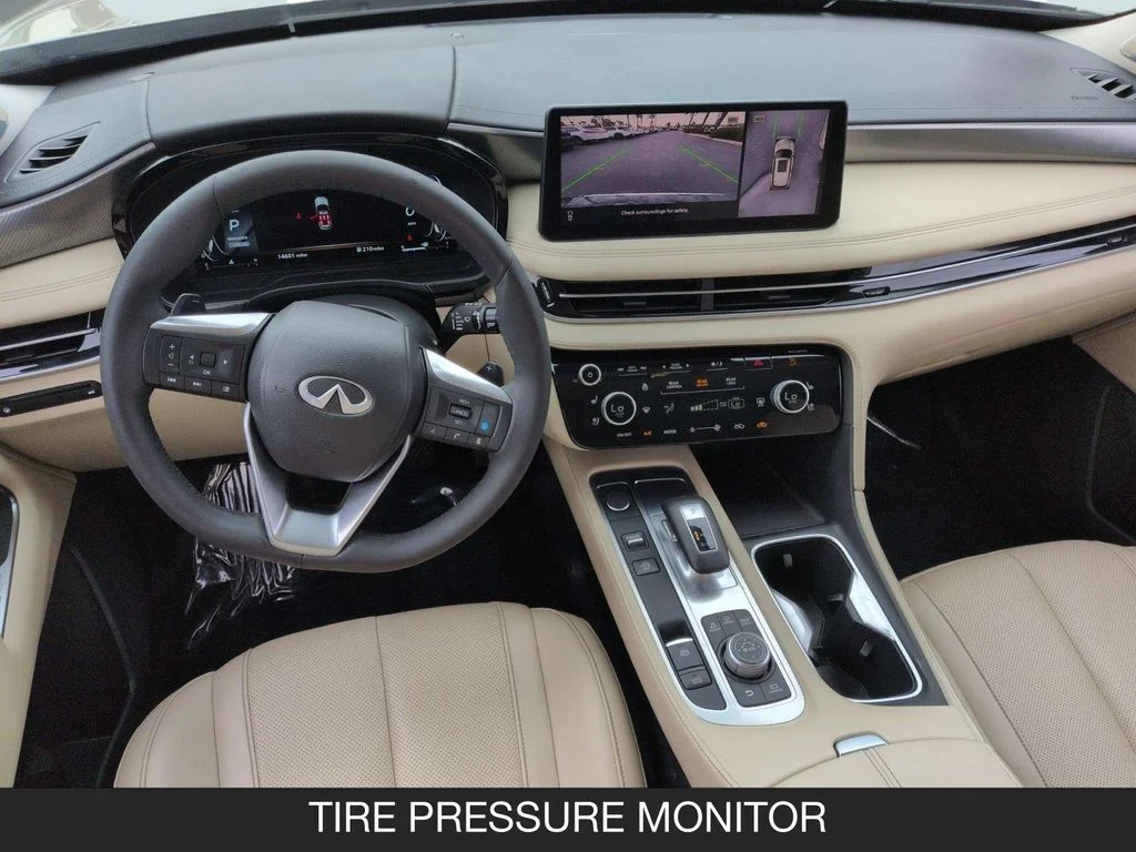 Used 2025 Silver INFINITI LUXE image 13