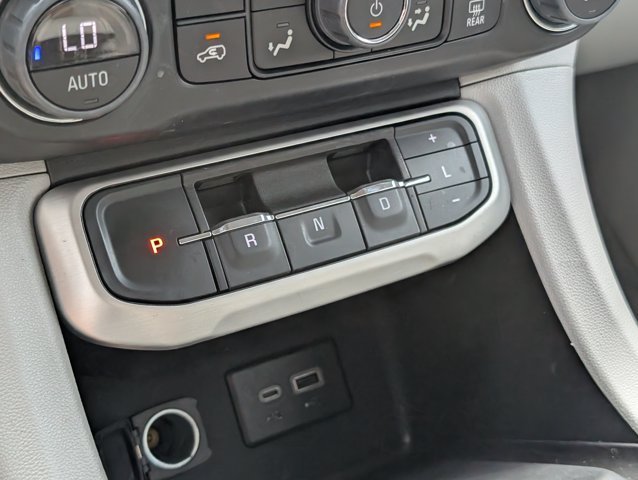 Used 2023 White GMC SLE image 25