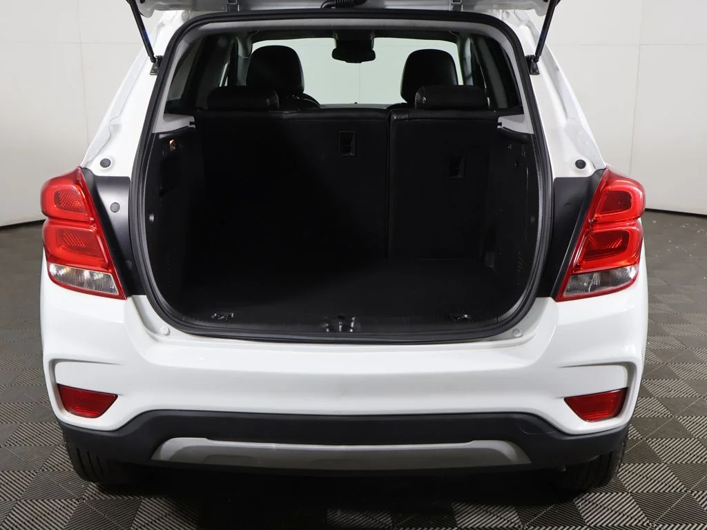 Used 2020 White Chevrolet LT image 12