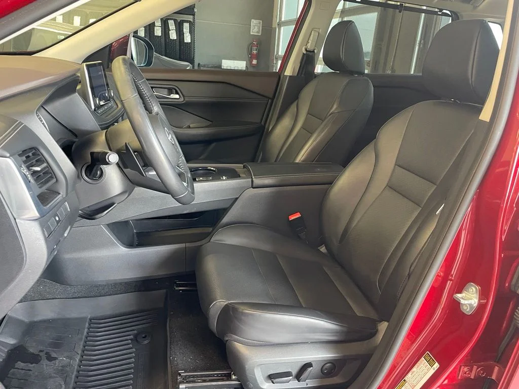 Used 2023 Red Nissan SV image 10