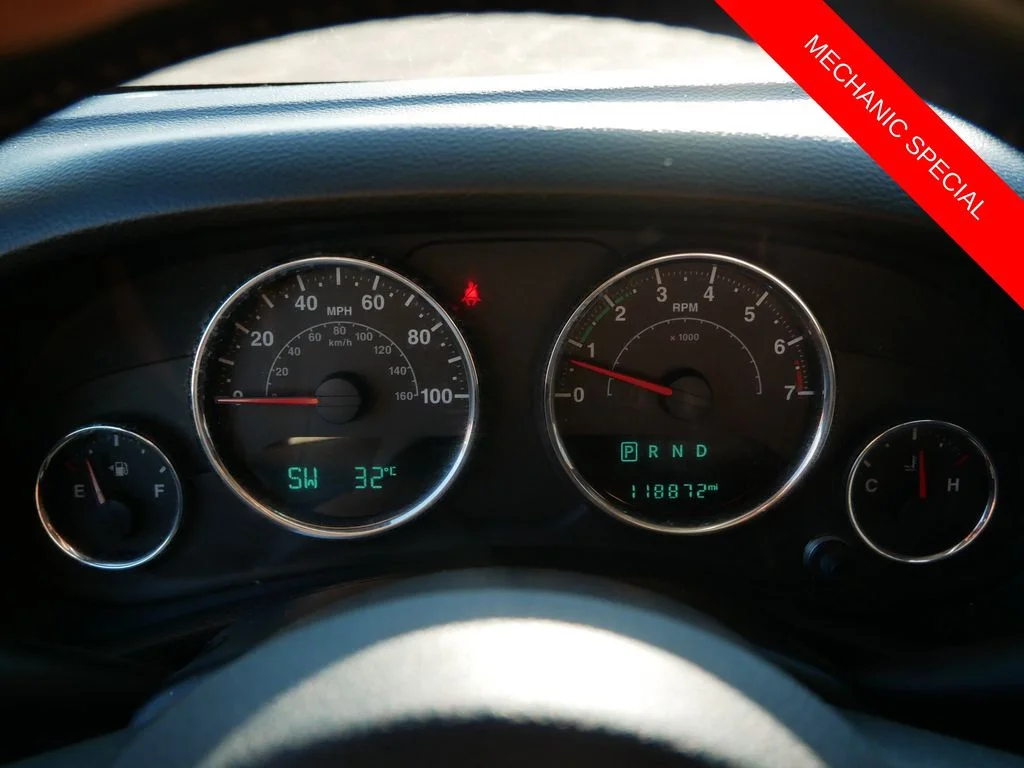 Used 2015 Silver Jeep Sport image 18