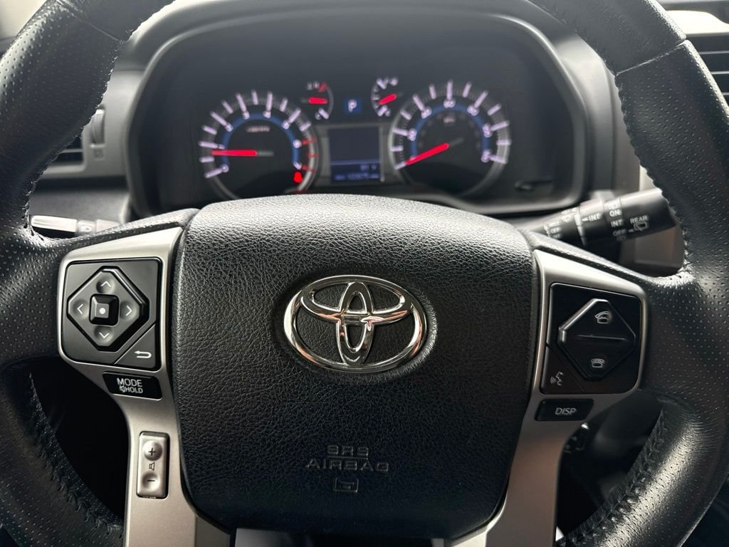 Used 2016 Gray Toyota SR5 image 10