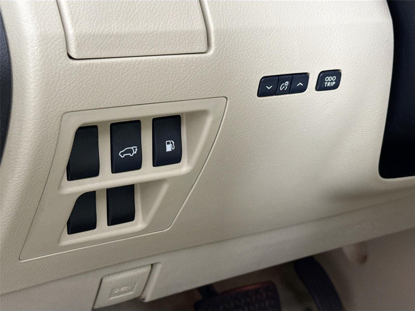Used 2010 Obsidian Lexus 4DR FWD image 16