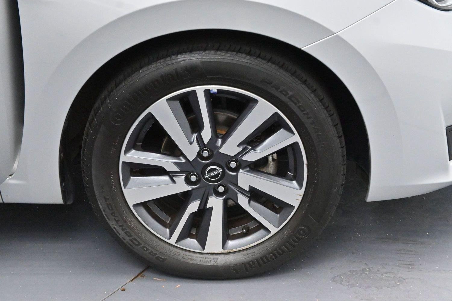 Used 2023 Brilliant Silver Metallic Nissan SV image 29