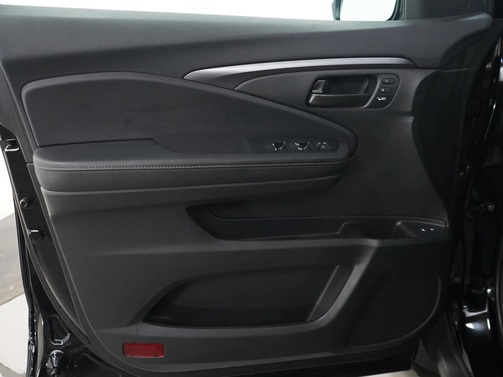 Used 2023 Black Honda EX-L AWD image 21