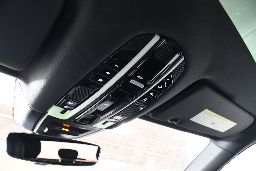 Used 2022 Black Porsche Platinum Edition image 33