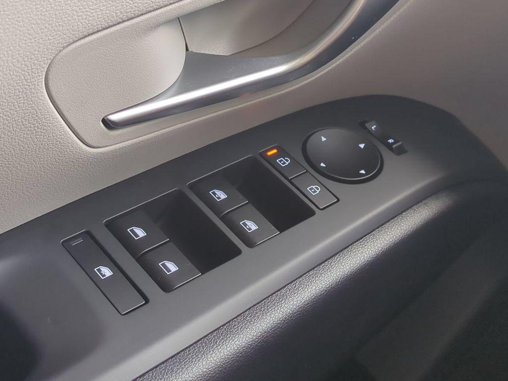 New 2026 Gray Hyundai SEL FWD image 31