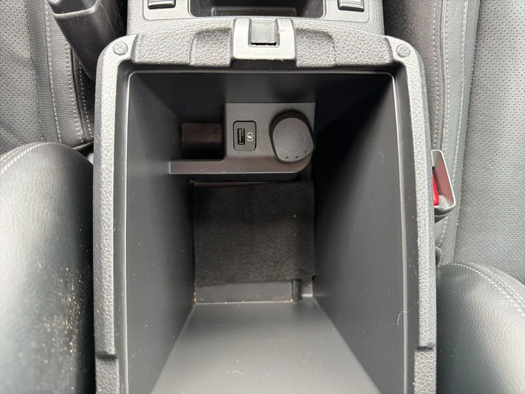 Used 2018 Gray Nissan SL image 41