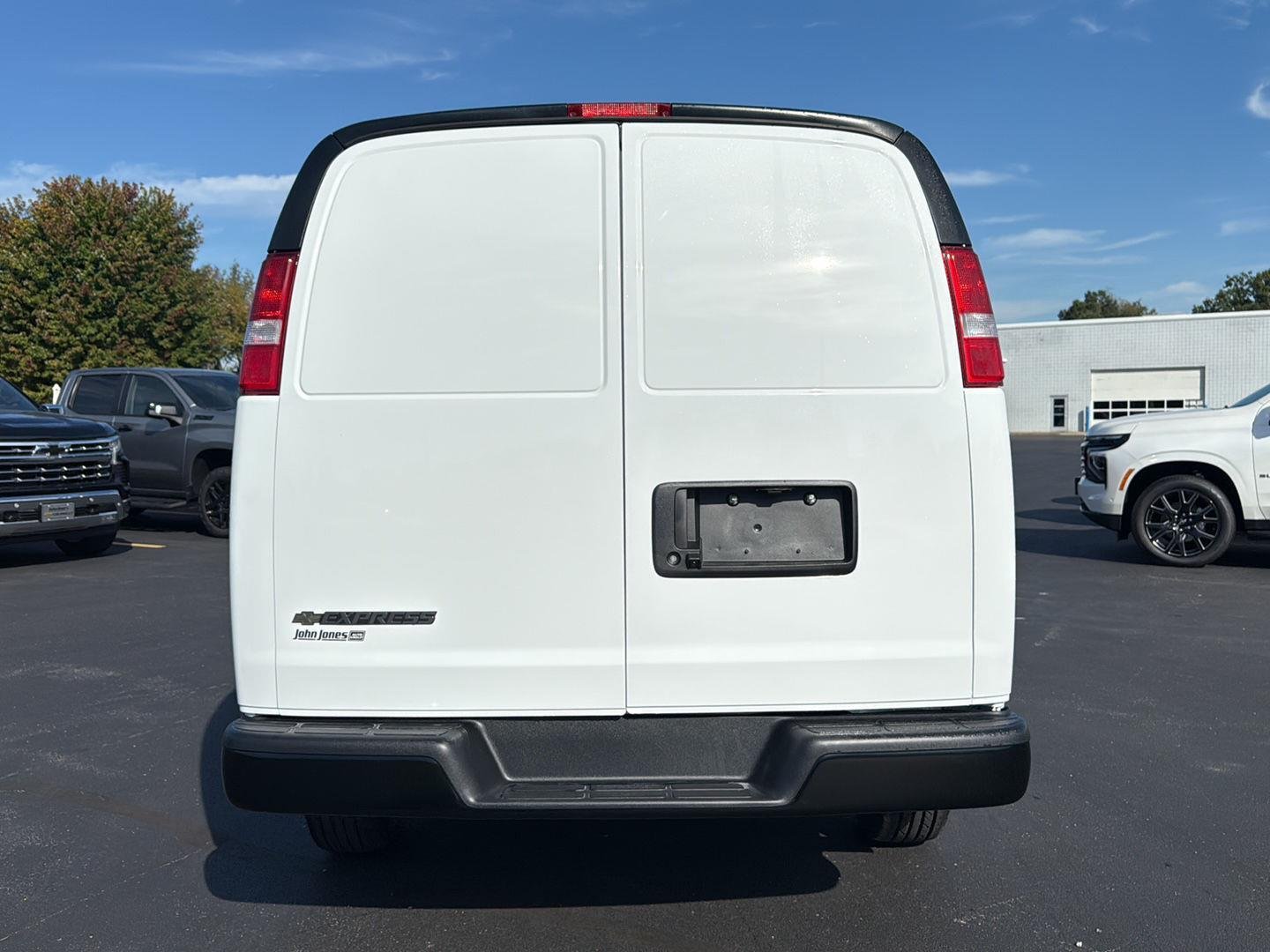 2025 Chevrolet Express Cargo Work Van - Photo 7
