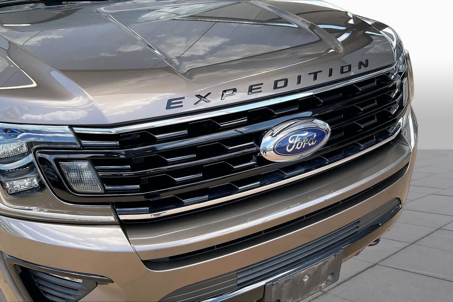 Used 2019 Stone Gray Ford Limited image 30