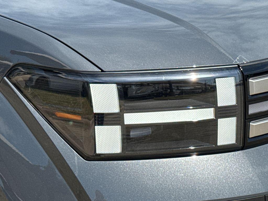 New 2026 Gray Hyundai SEL FWD image 4
