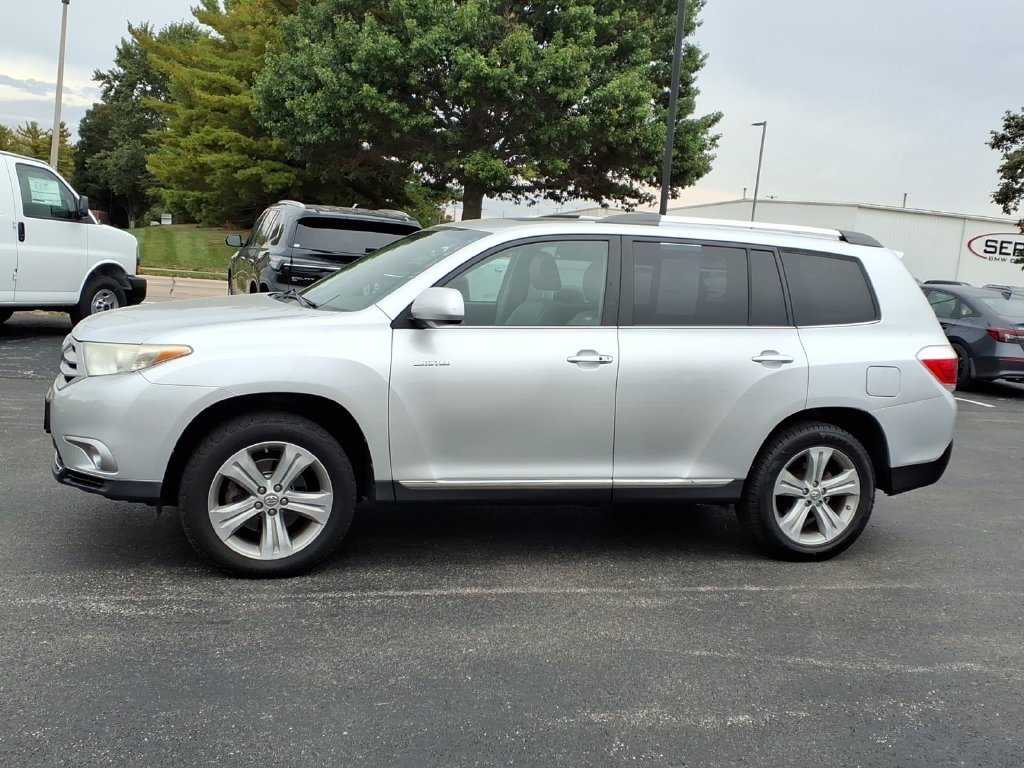 Used 2011 Toyota Highlander Limited with VIN 5TDDK3EH7BS083809 for sale in Savoy, IL