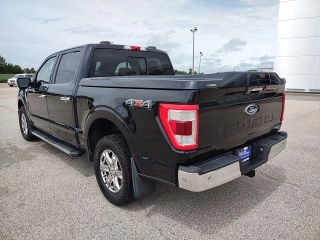 Certified Used 2021 Blue Metallic Ford Lariat image 3