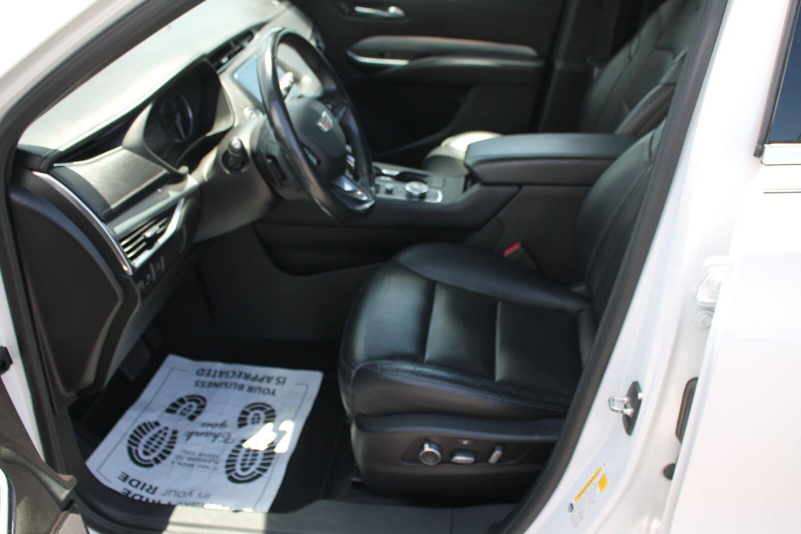 Used 2021 CRYSTAL WHITE TRICOAT Cadillac AWD Premium Luxury image 11