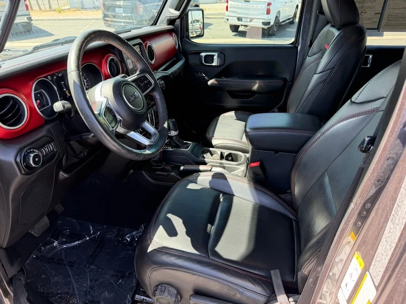 Used 2019 Granite Crystal M Jeep Rubicon image 15