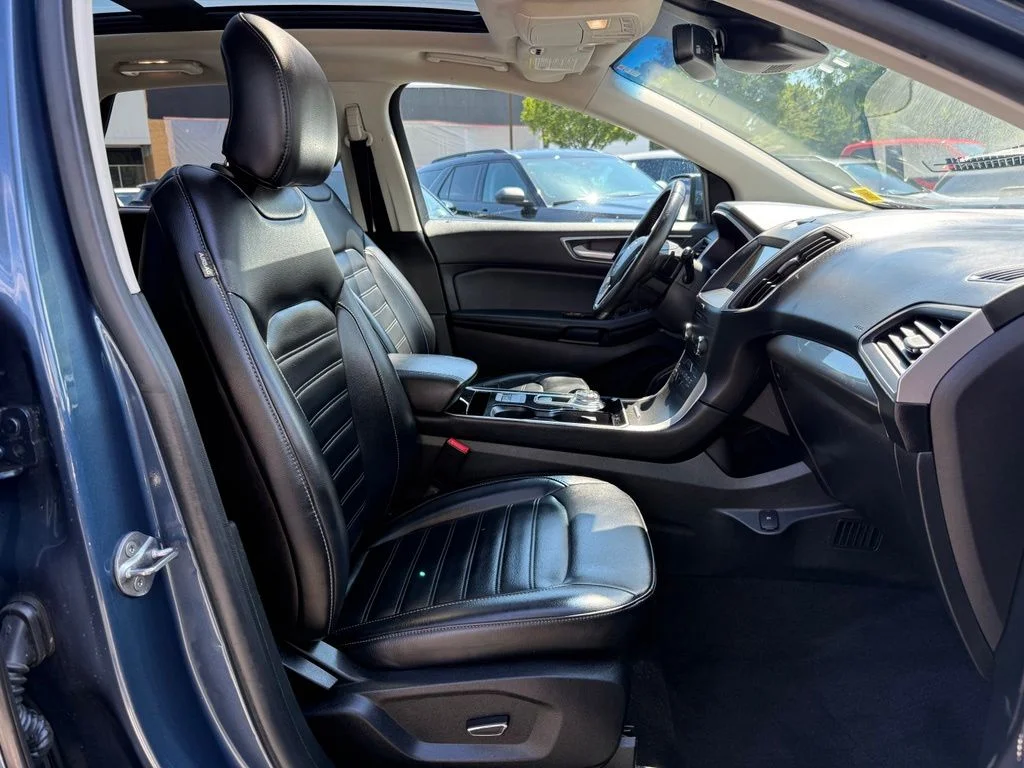 Used 2019 Blue Metallic Ford SEL image 32