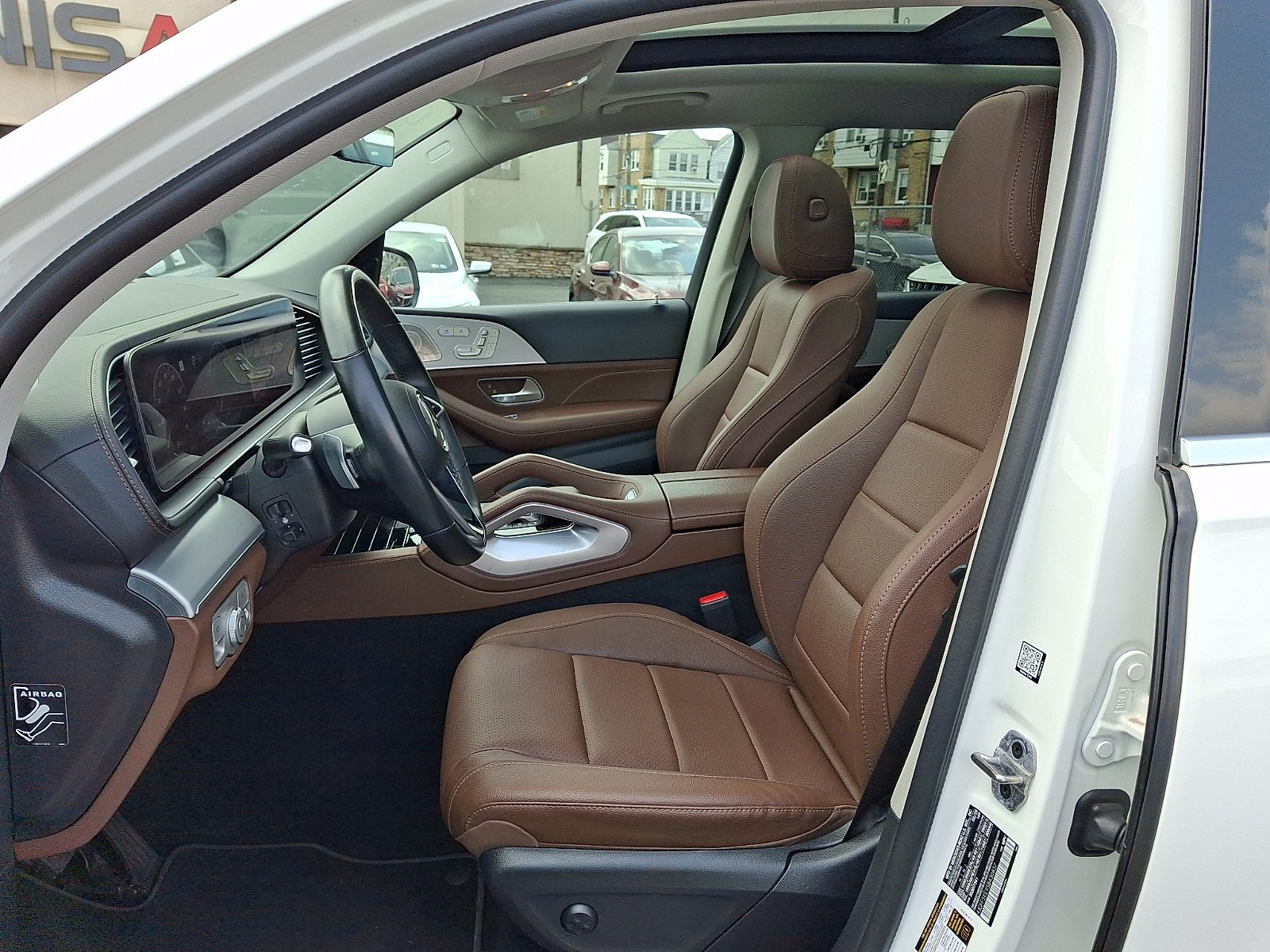 Used 2025 Black - 040 Mercedes-Benz 4MATIC® image 14