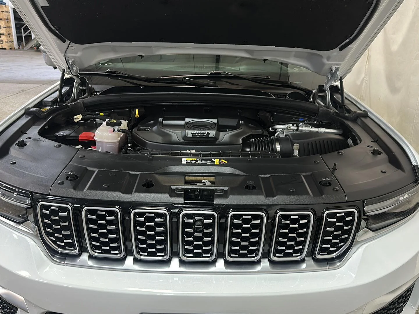 Used 2023 Bright White Clearcoat Jeep Summit image 13