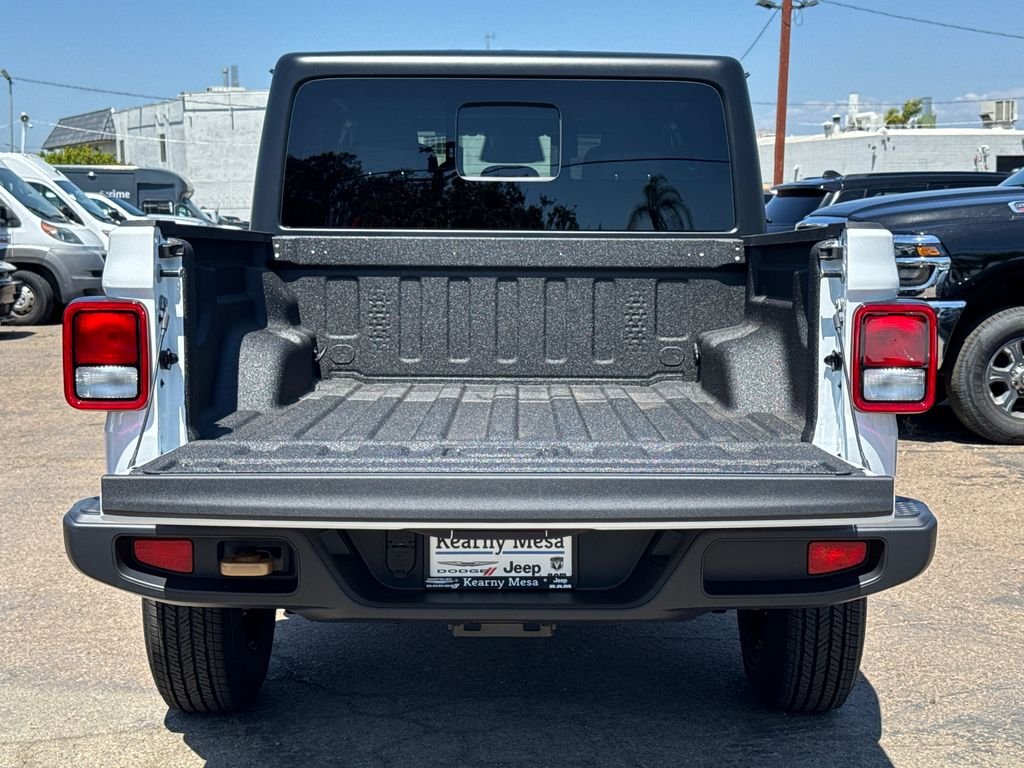 New 2026 Bright White Clear-Coat Exterior Paint Jeep 85th Anniversary Edition image 6