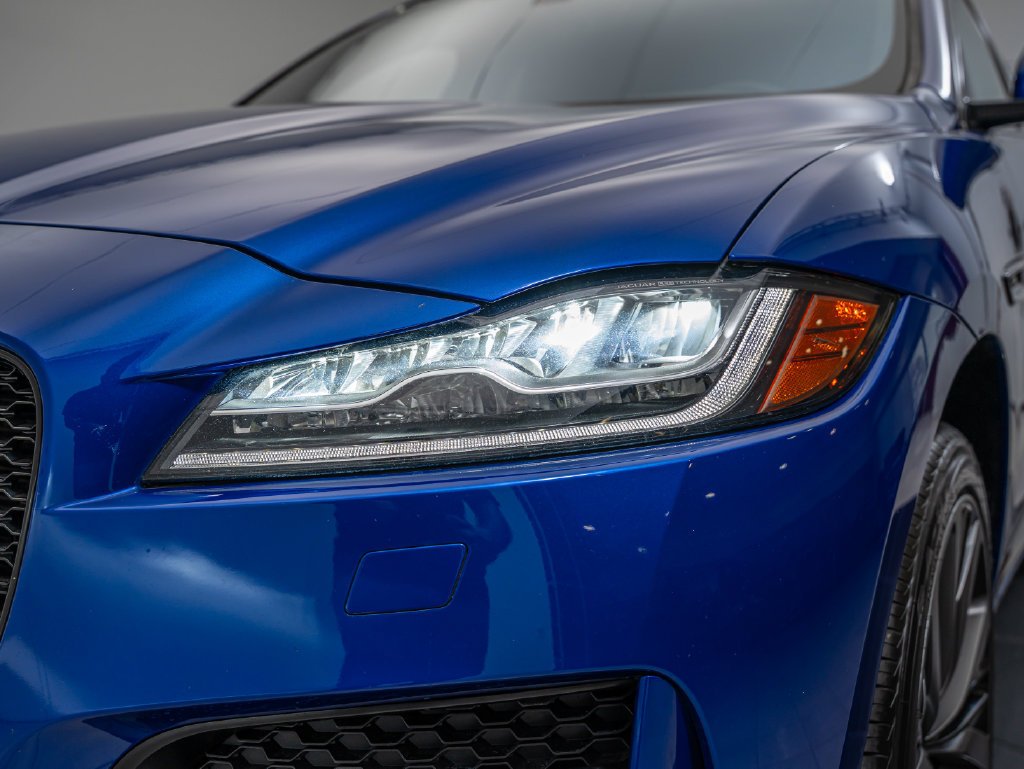 Used 2019 Caesium Blue Metallic Jaguar 30t R-Sport image 13