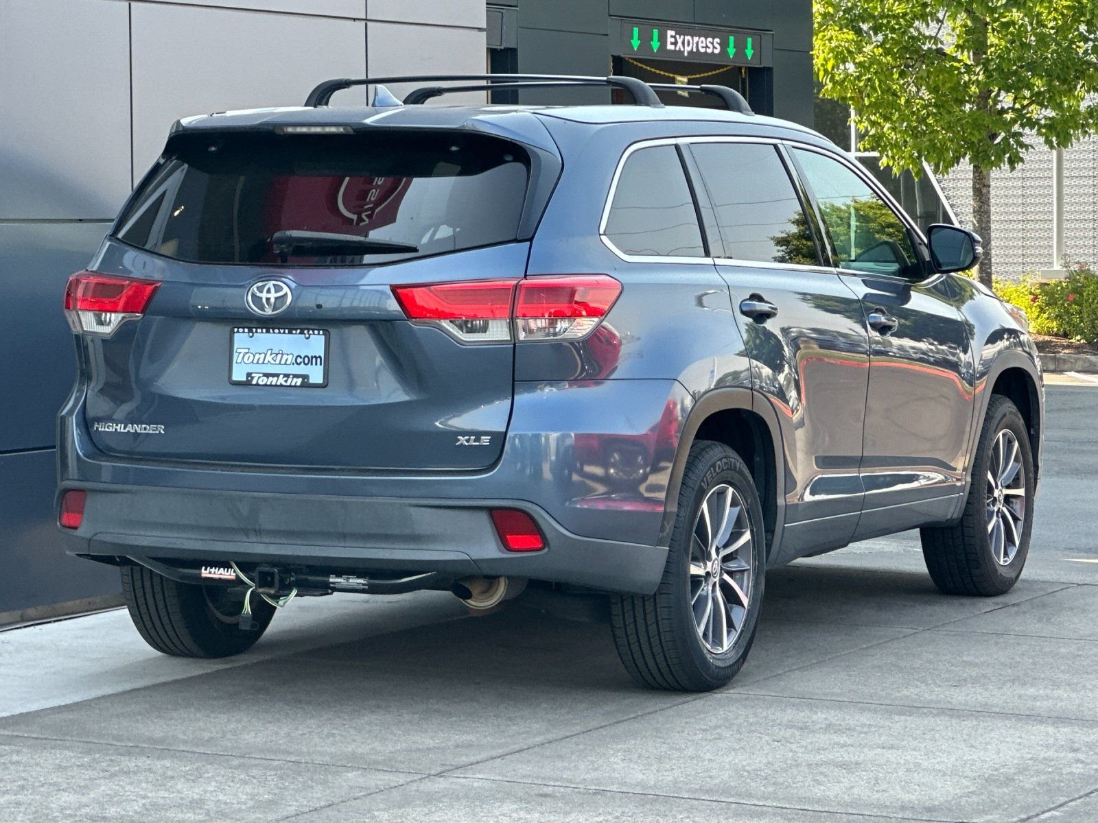 Used 2017 Shoreline Mist Toyota XLE image 3