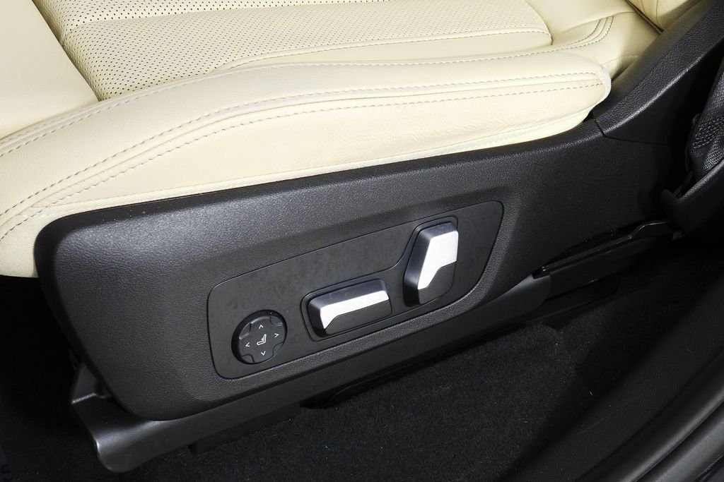 Used 2023 Jet Black BMW sDrive30i image 23