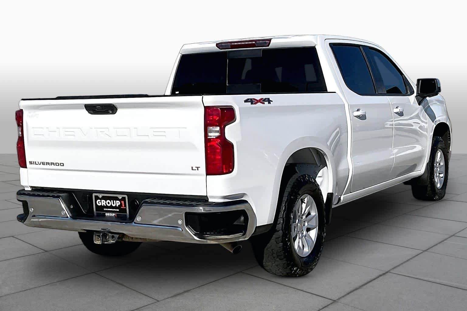 Used 2025 Summit White Chevrolet LT image 13