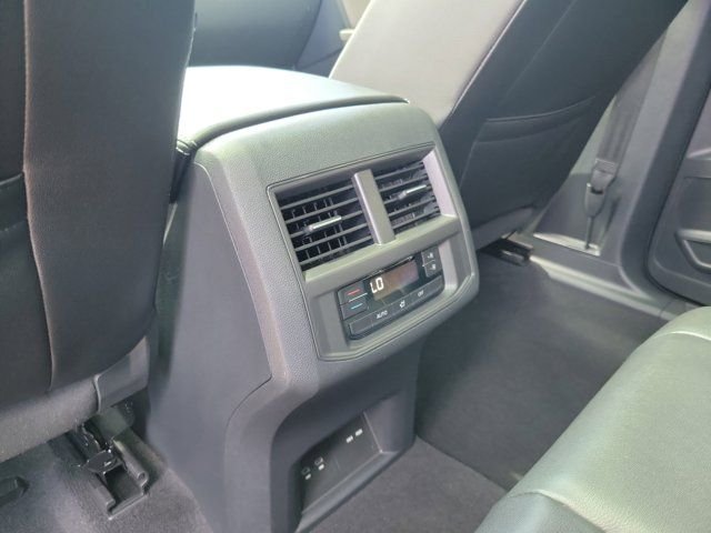 2022 Volkswagen Atlas SE w/Tech - Photo 13