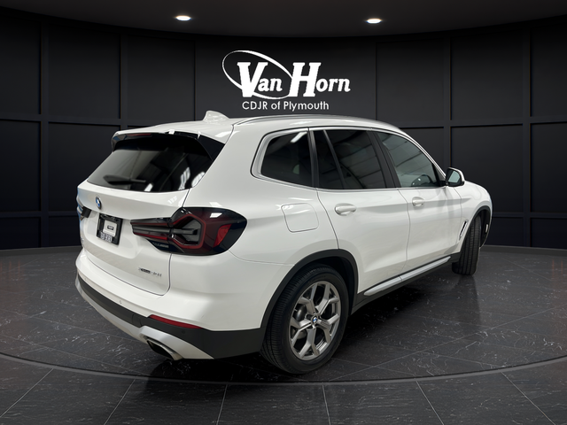 Used 2022 Alpine White BMW xDrive30i image 7