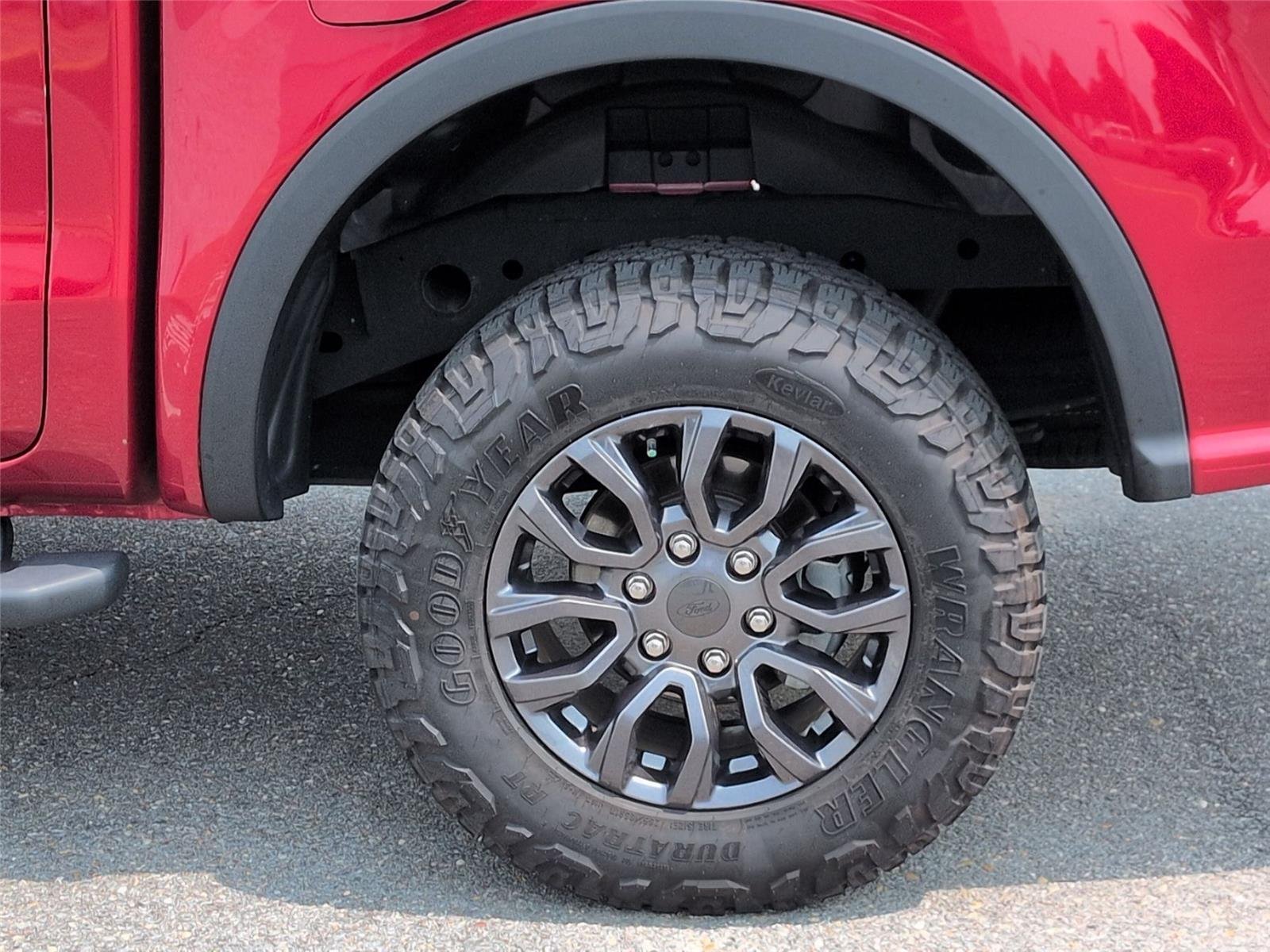 Used 2021 Rapid Red Metallic Tinted Clearcoat Ford XLT image 11