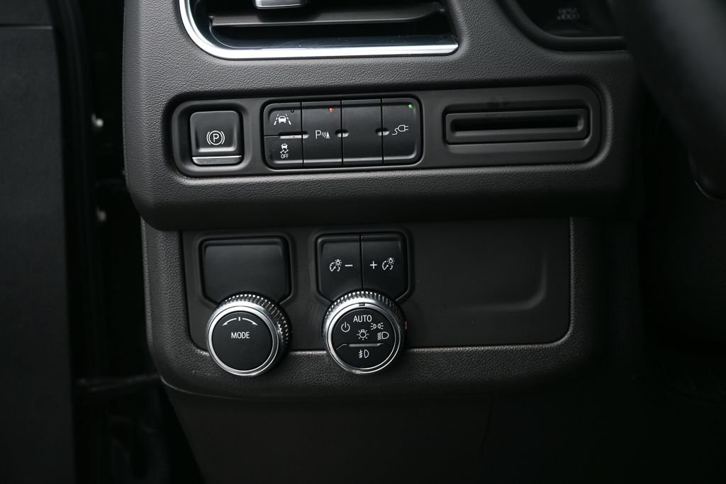 Used 2021 Black GMC SLT image 9